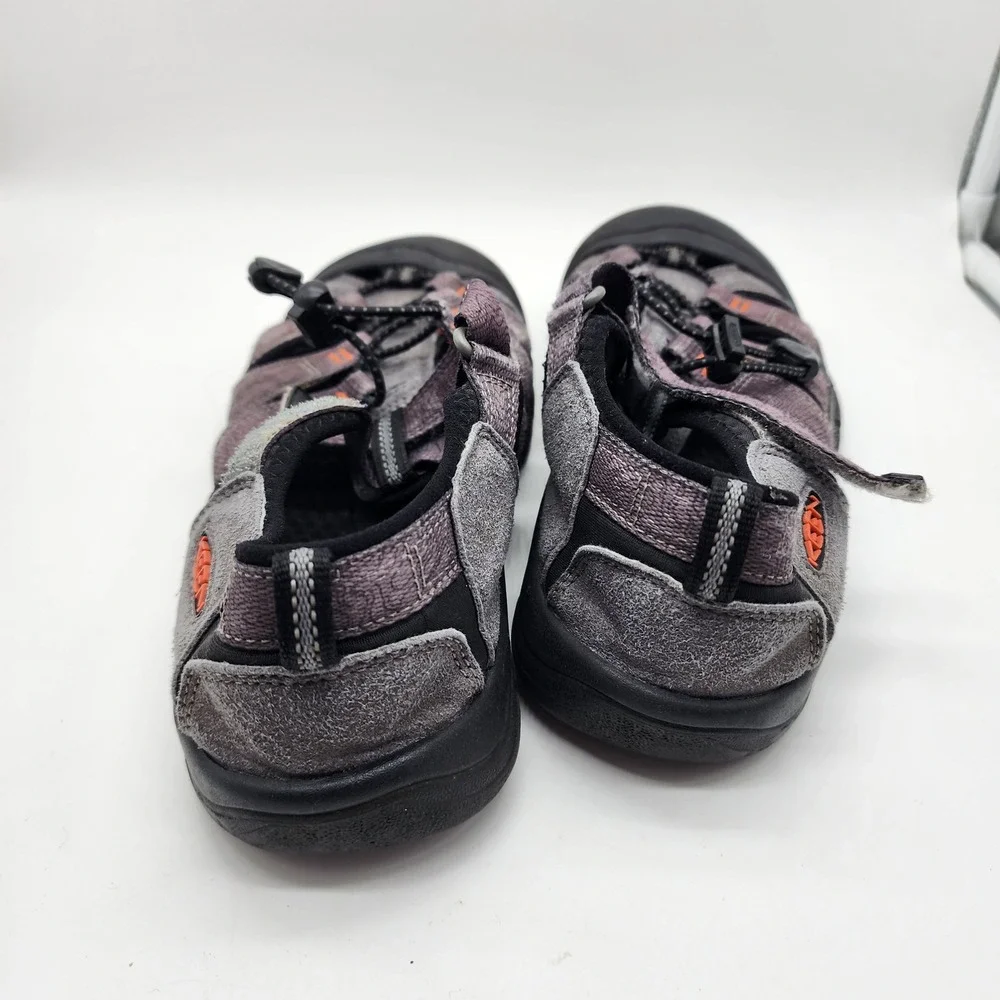KEEN Newport H2 Big Kids Youth 6 Steel Grey Black Closed Toe Water Sandals